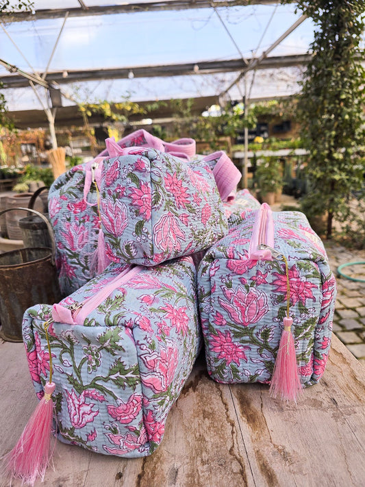 Floral Pink - תיק רחצה קטן