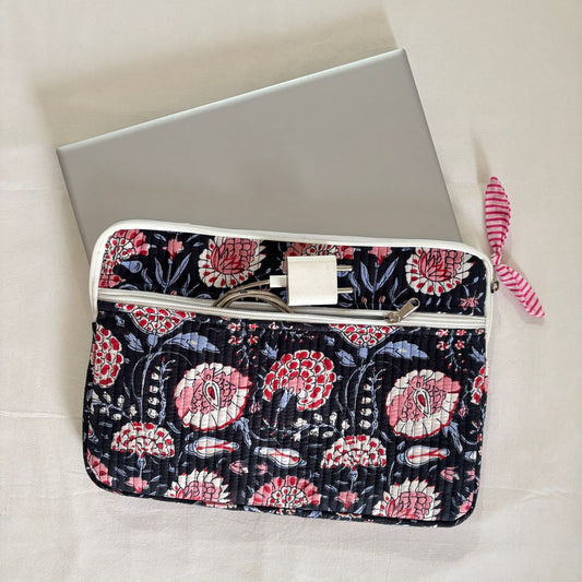 Laptop black Lotus